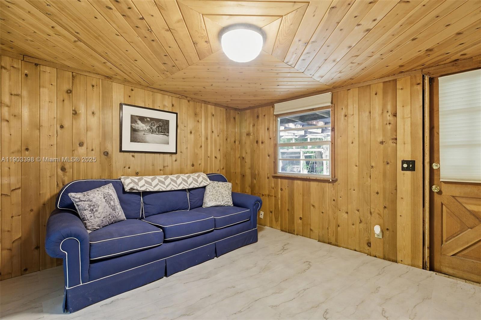 TAVERNIER ACRES - Residential