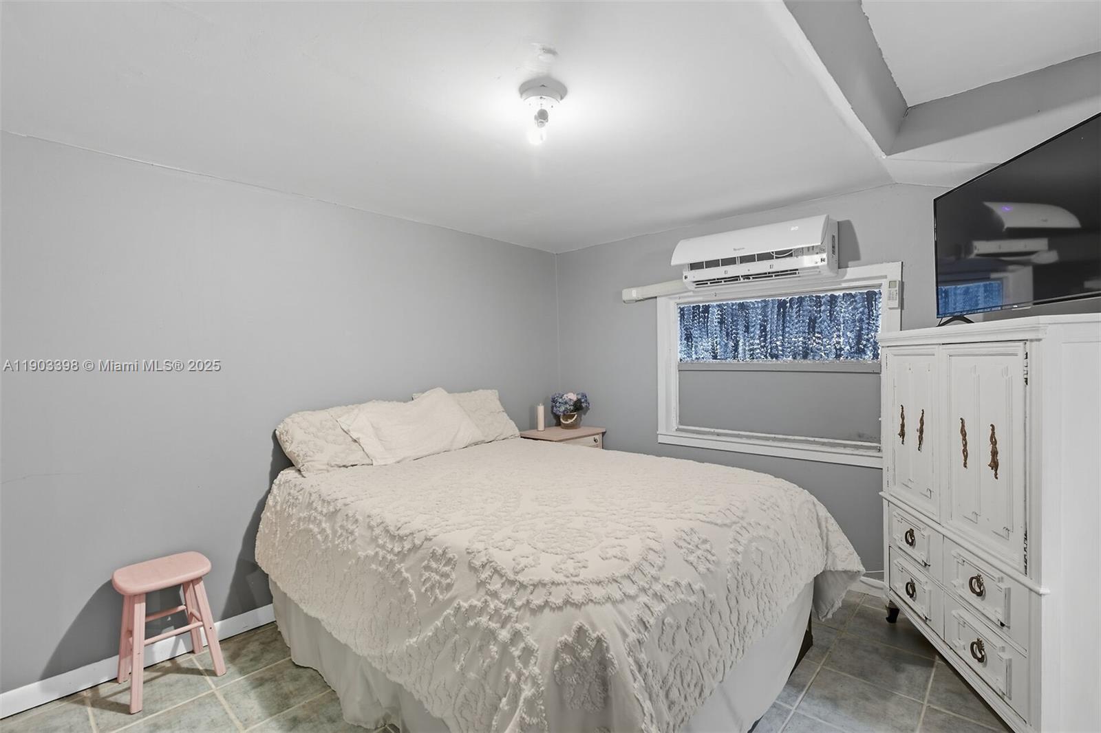 TAVERNIER ACRES - Residential