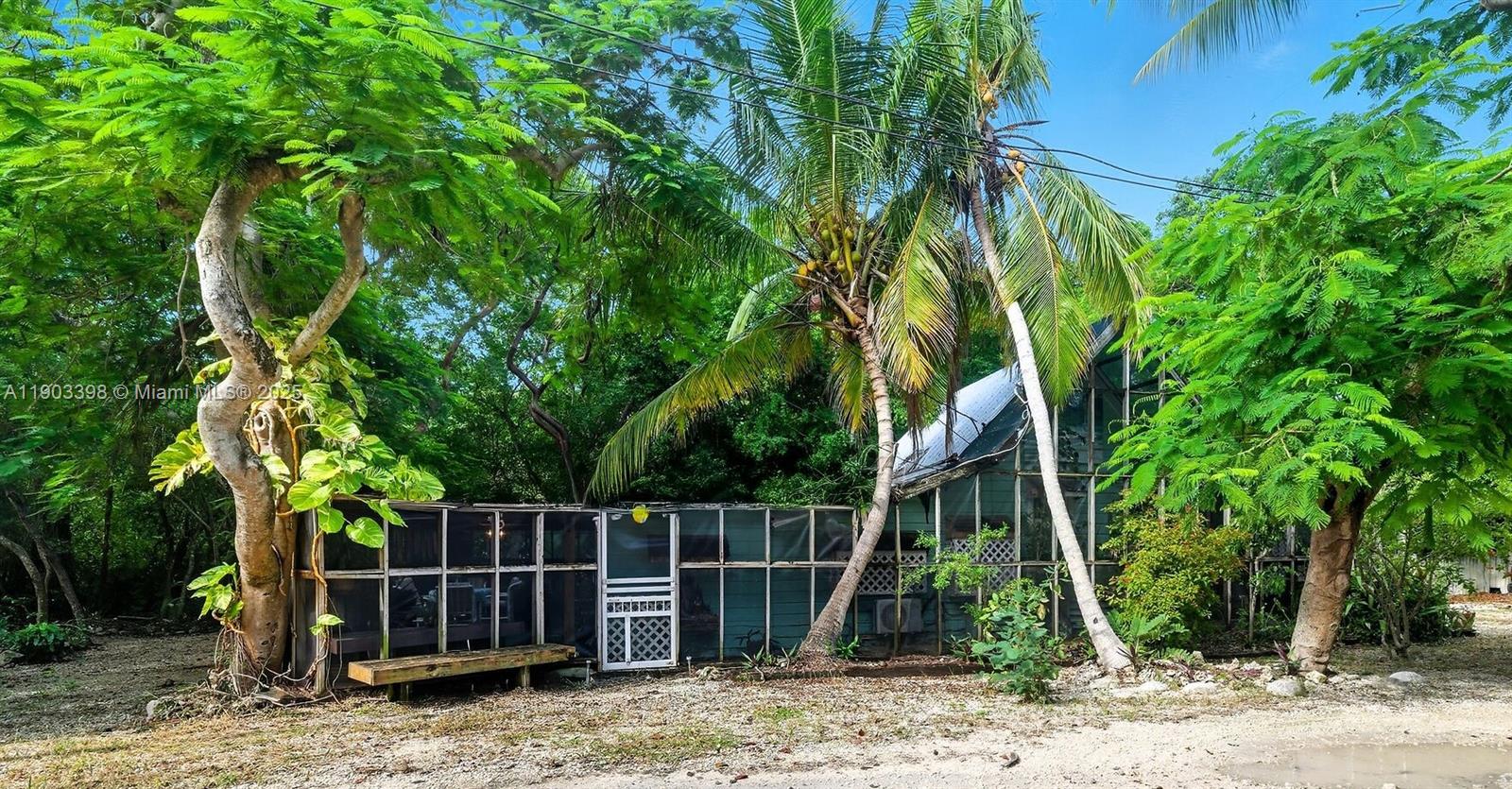 TAVERNIER ACRES - Residential