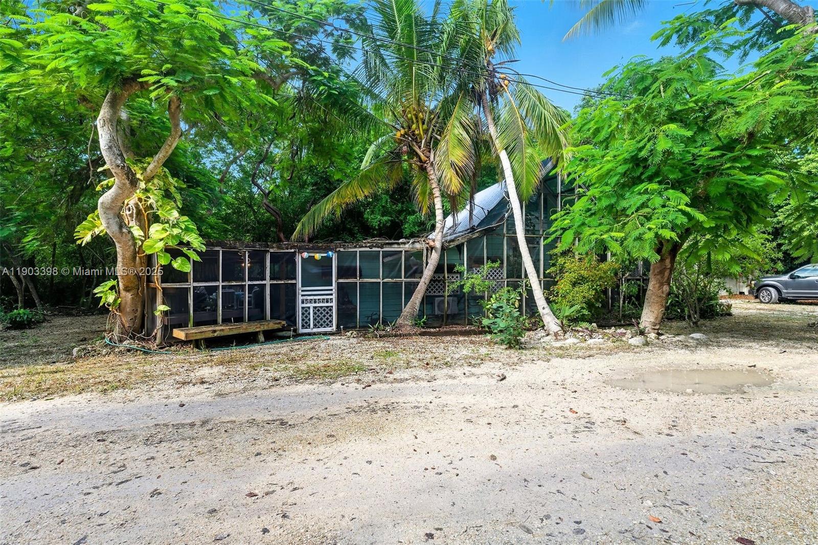 TAVERNIER ACRES - Residential