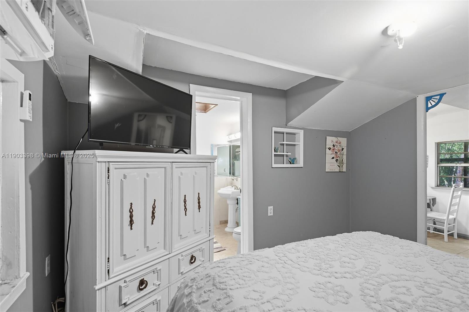 TAVERNIER ACRES - Residential