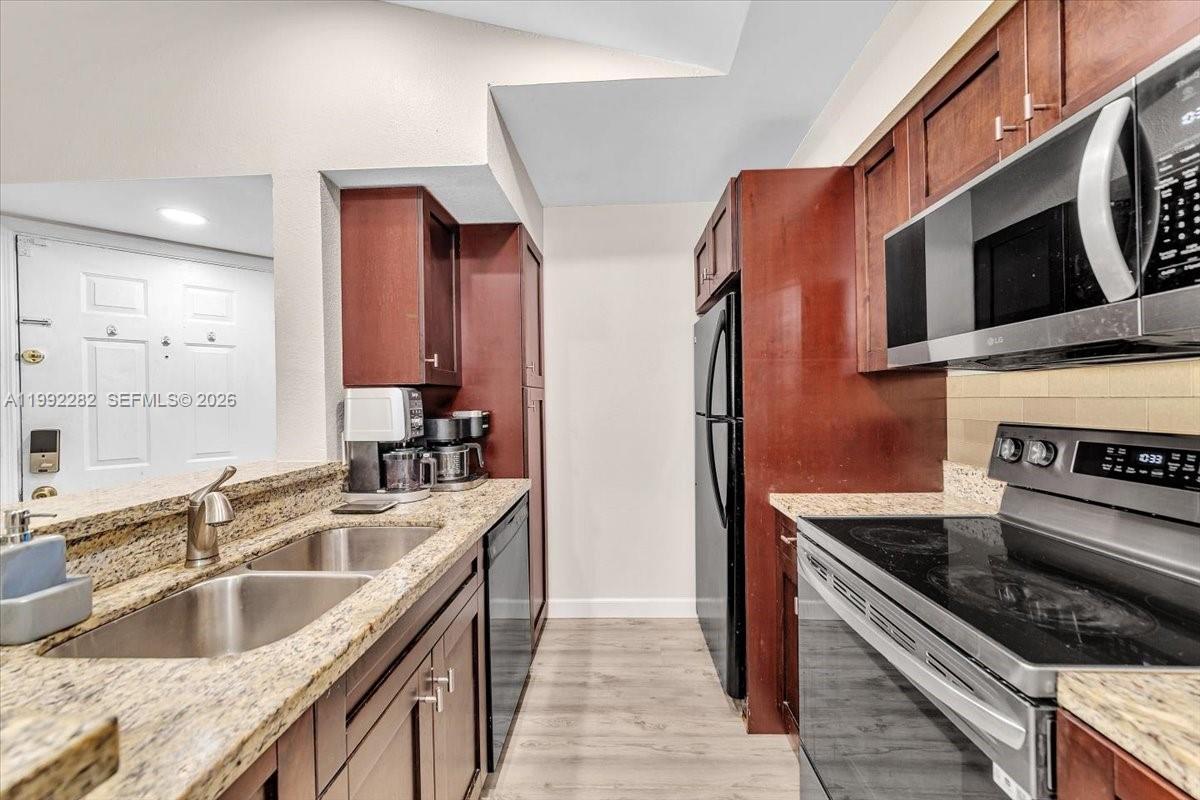 SUNDANCE AT DAVIE CONDO - Residential