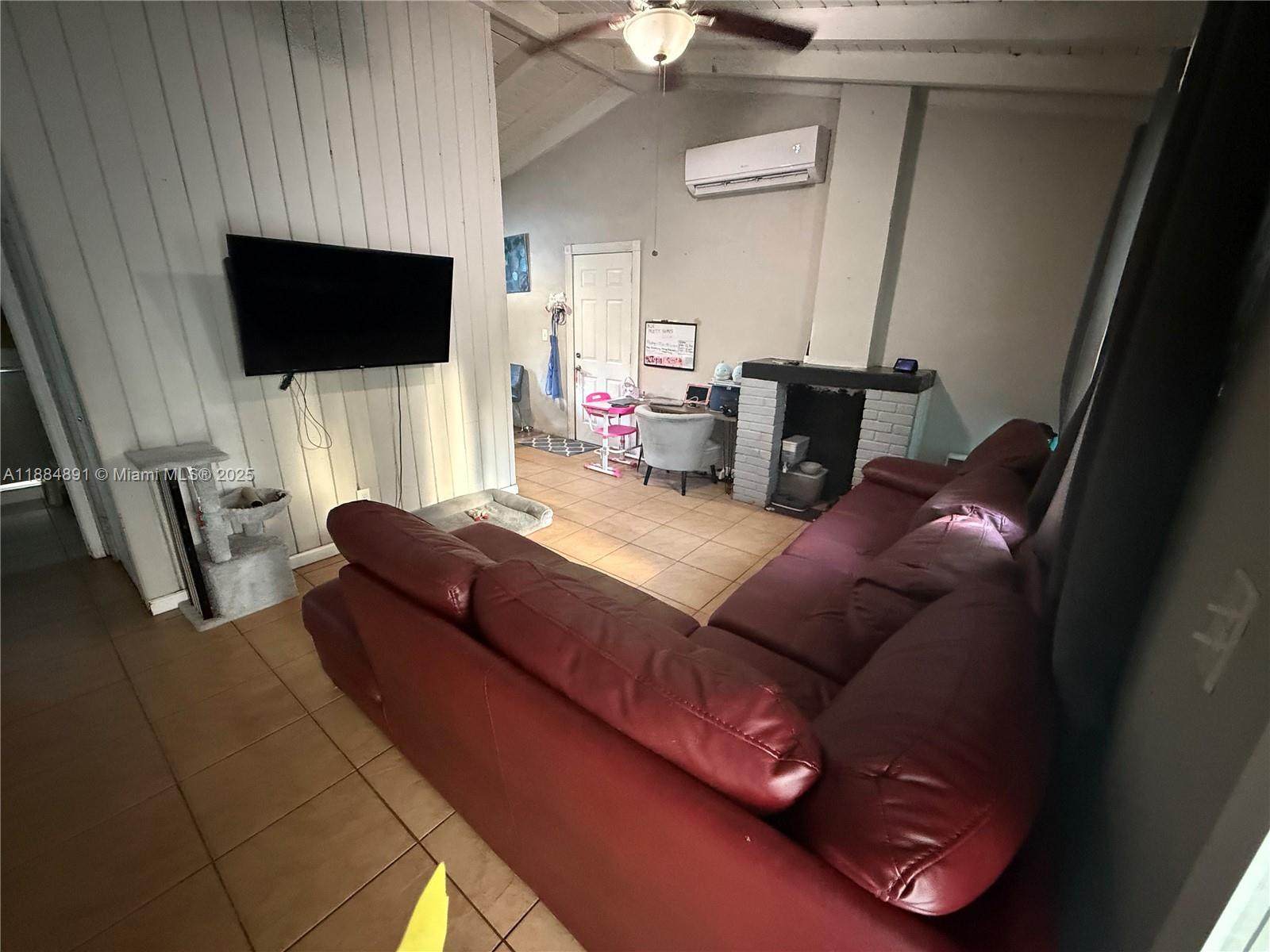 MIAMI GARDENS ESTATES SEC - Residential