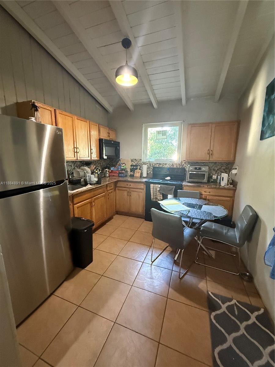 MIAMI GARDENS ESTATES SEC - Residential