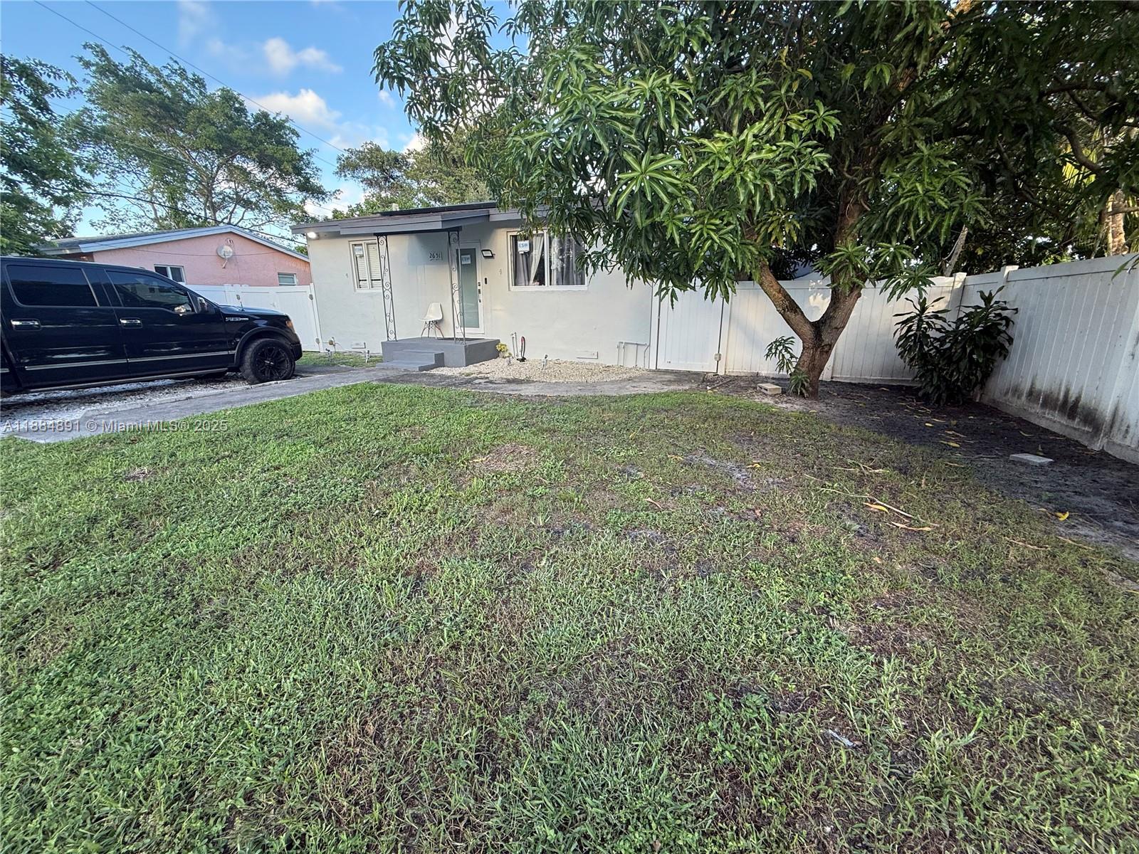 MIAMI GARDENS ESTATES SEC - Residential