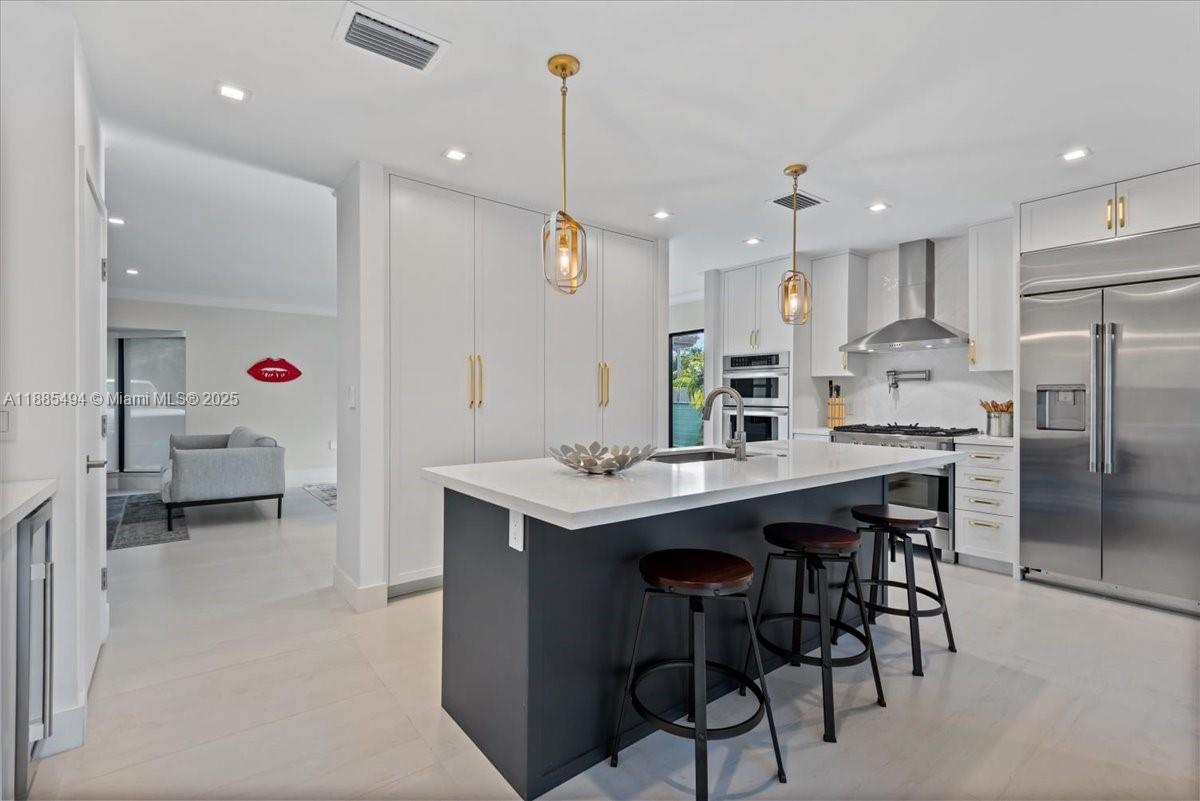HOLLYWOOD LAKES SECTION - Residential