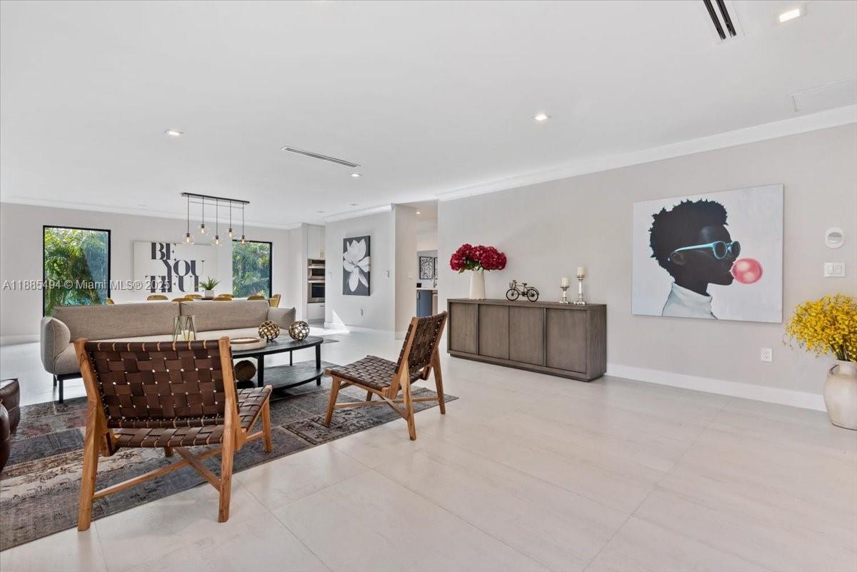 HOLLYWOOD LAKES SECTION - Residential