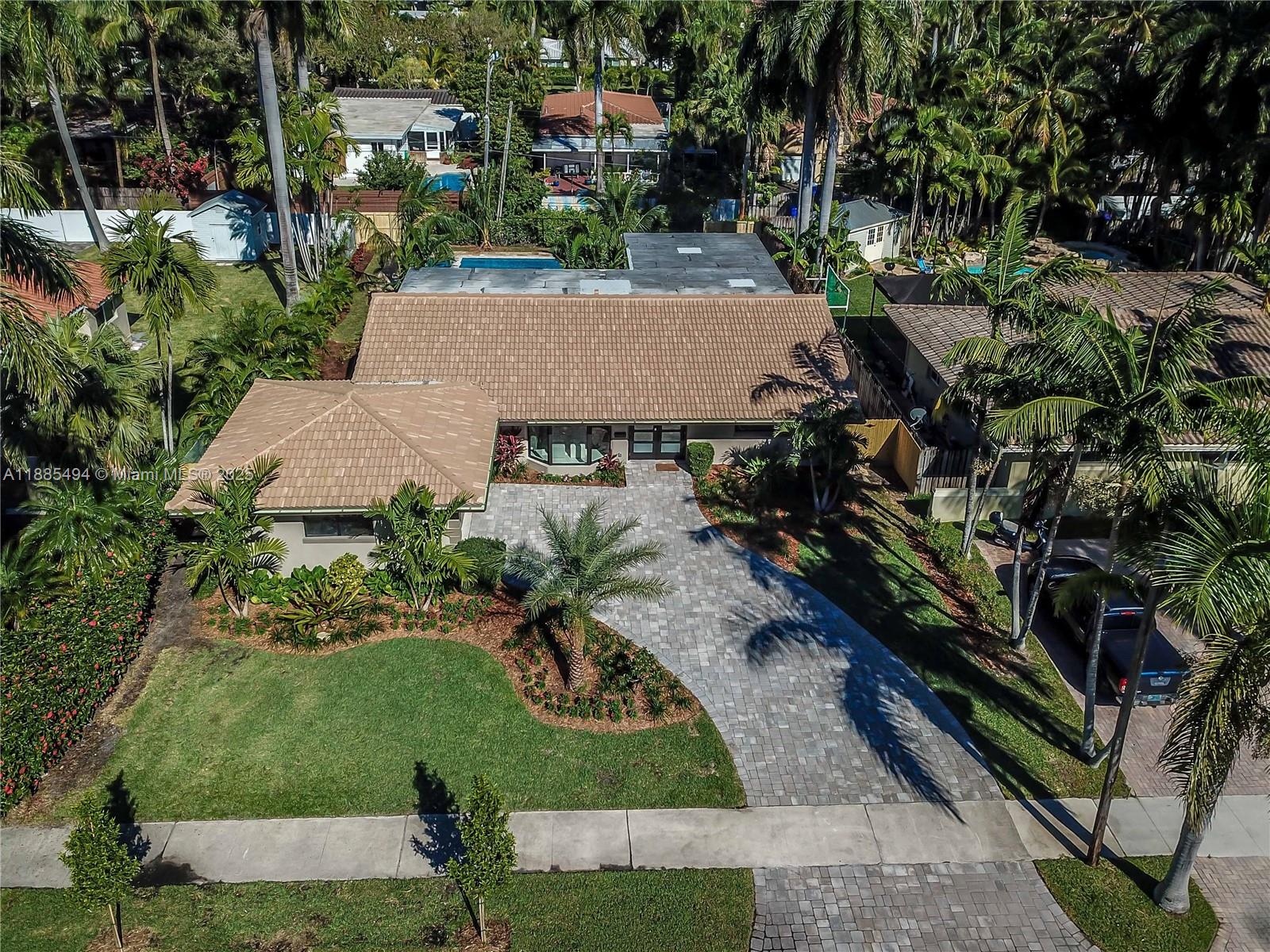 HOLLYWOOD LAKES SECTION - Residential