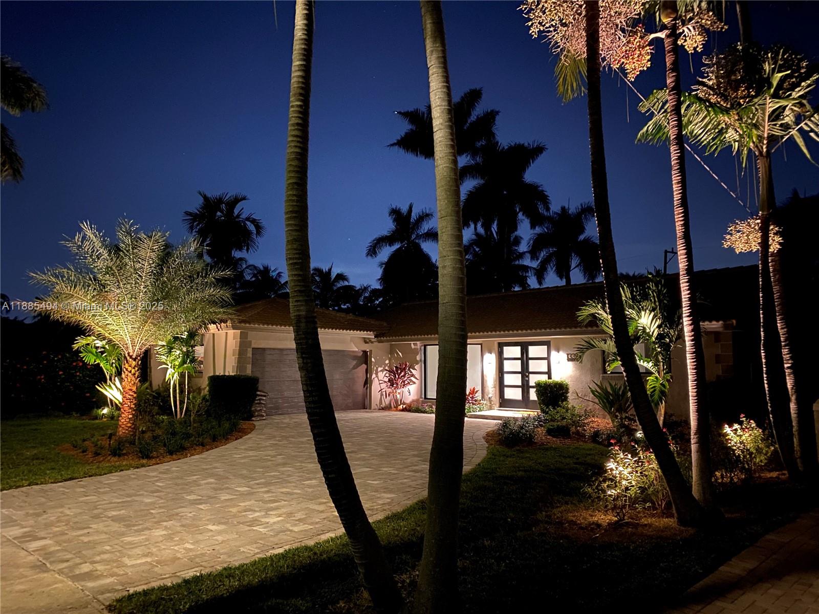 HOLLYWOOD LAKES SECTION - Residential