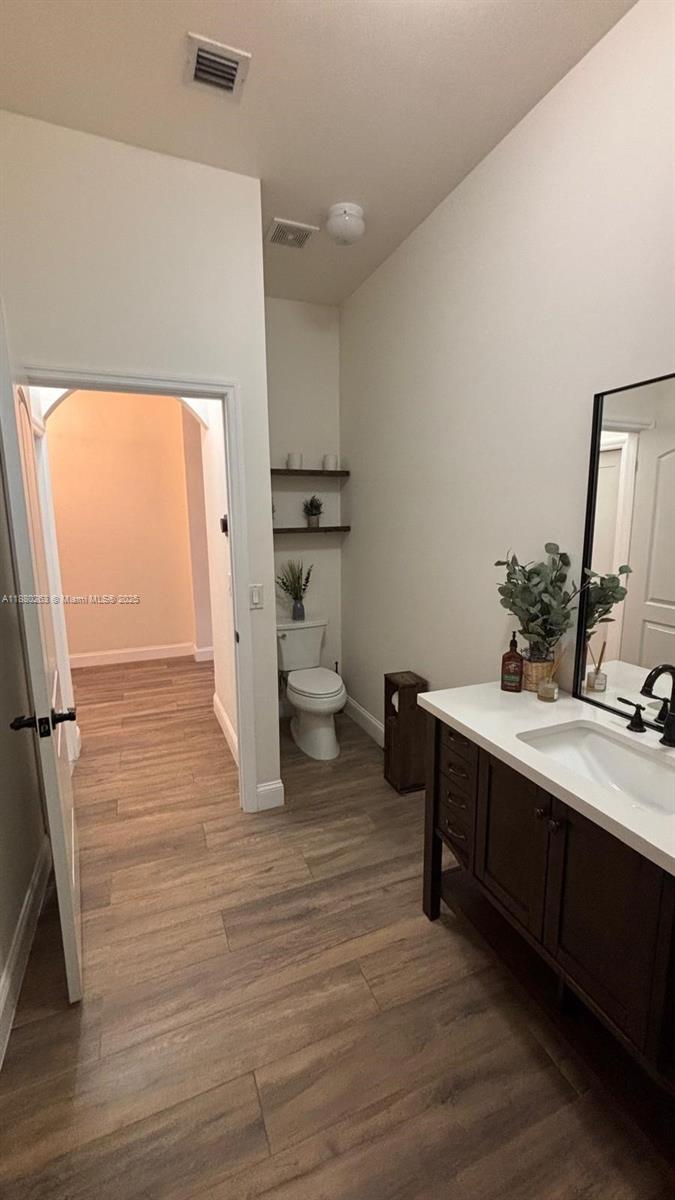 POD 10 AT MONARCH LAKES - Residential