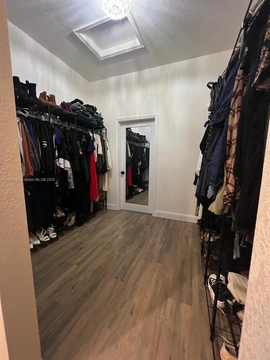 POD 10 AT MONARCH LAKES - Residential