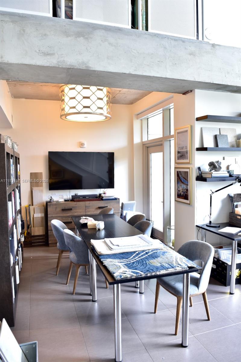 MIDBLOCK MIAMI CONDO - Residential