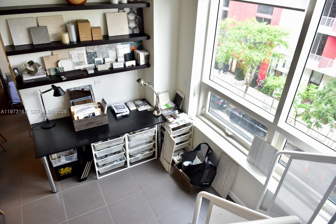 MIDBLOCK MIAMI CONDO - Residential