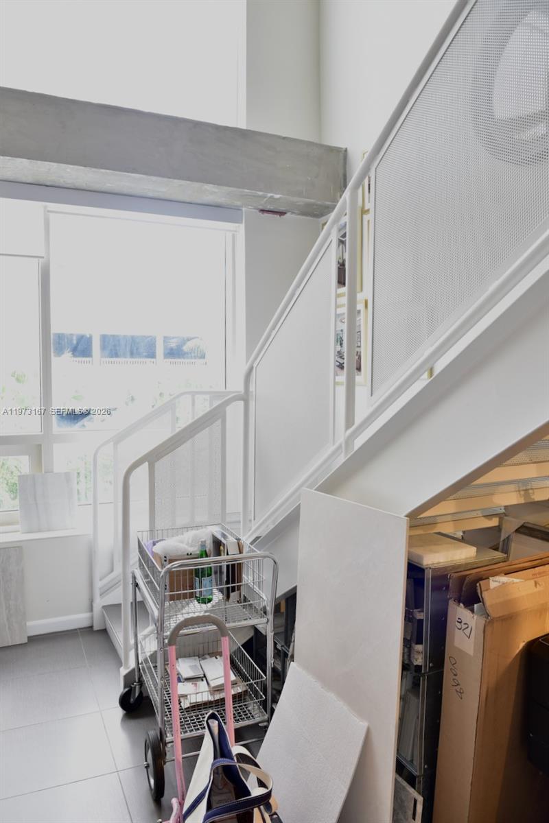 MIDBLOCK MIAMI CONDO - Residential