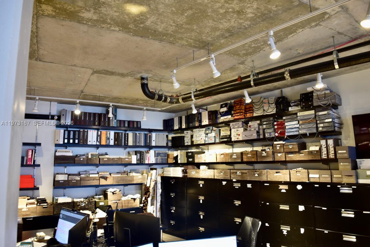 MIDBLOCK MIAMI CONDO - Residential