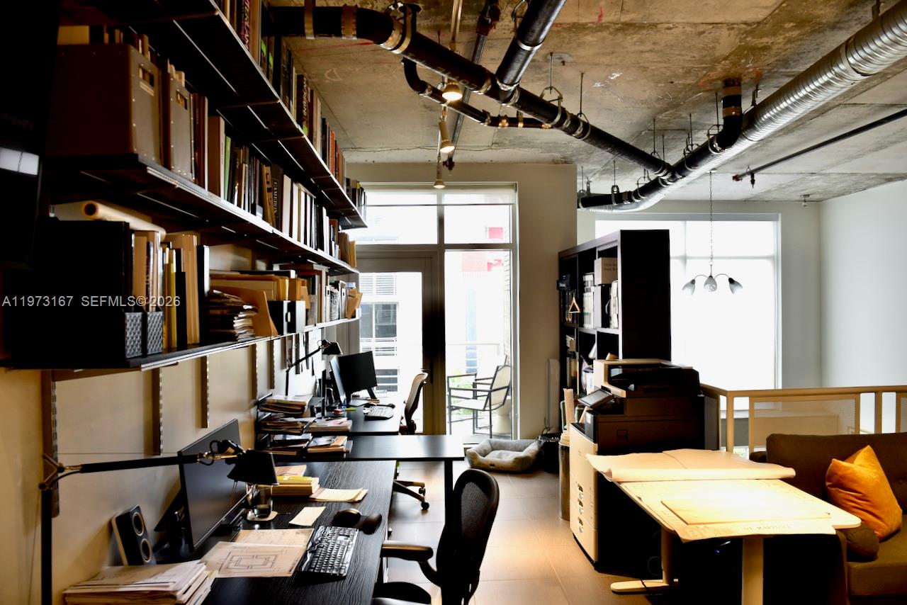 MIDBLOCK MIAMI CONDO - Residential