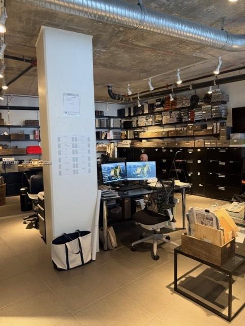 MIDBLOCK MIAMI CONDO - Residential