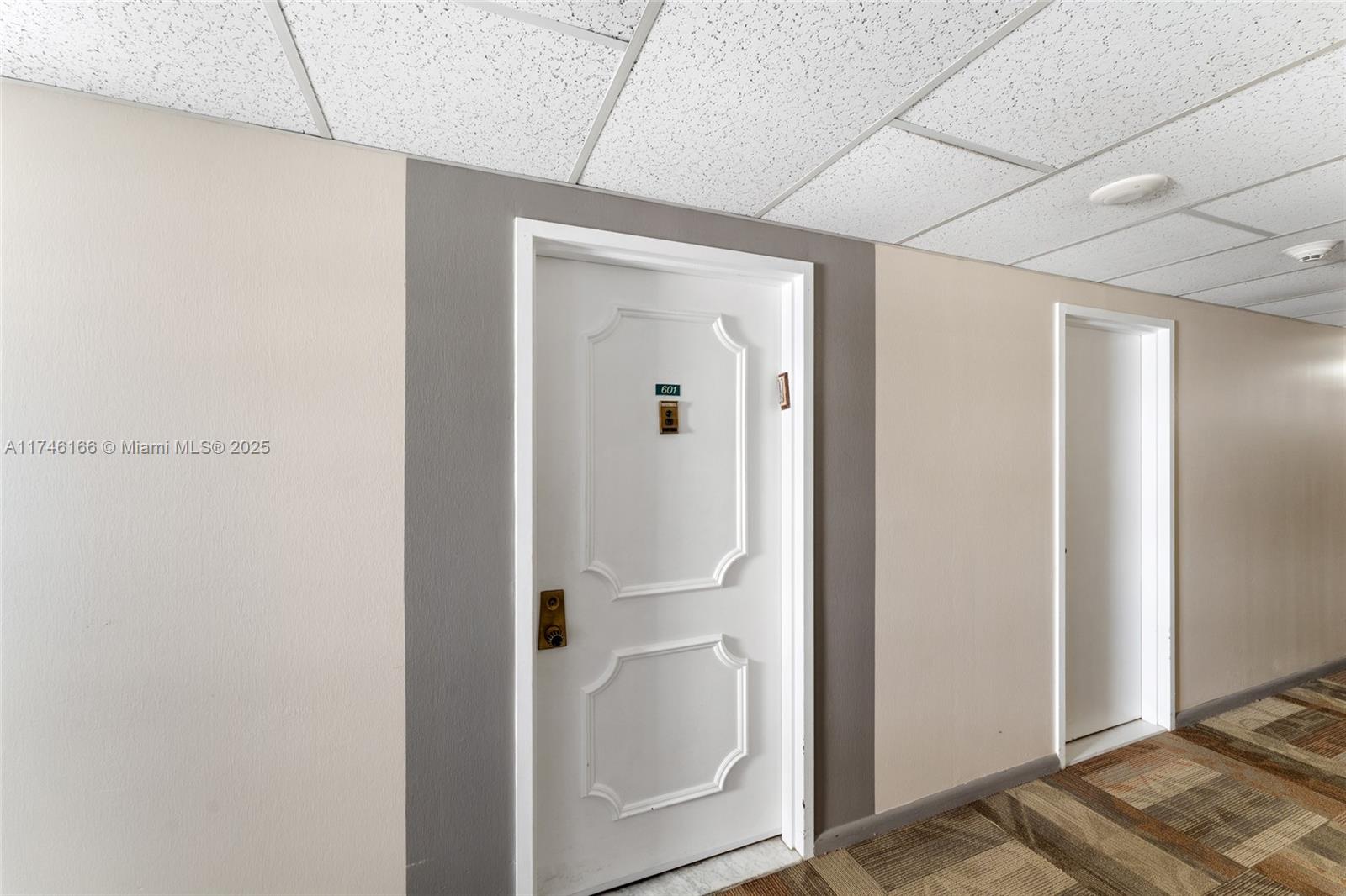 HILLCREST NO 21 CONDO - Residential