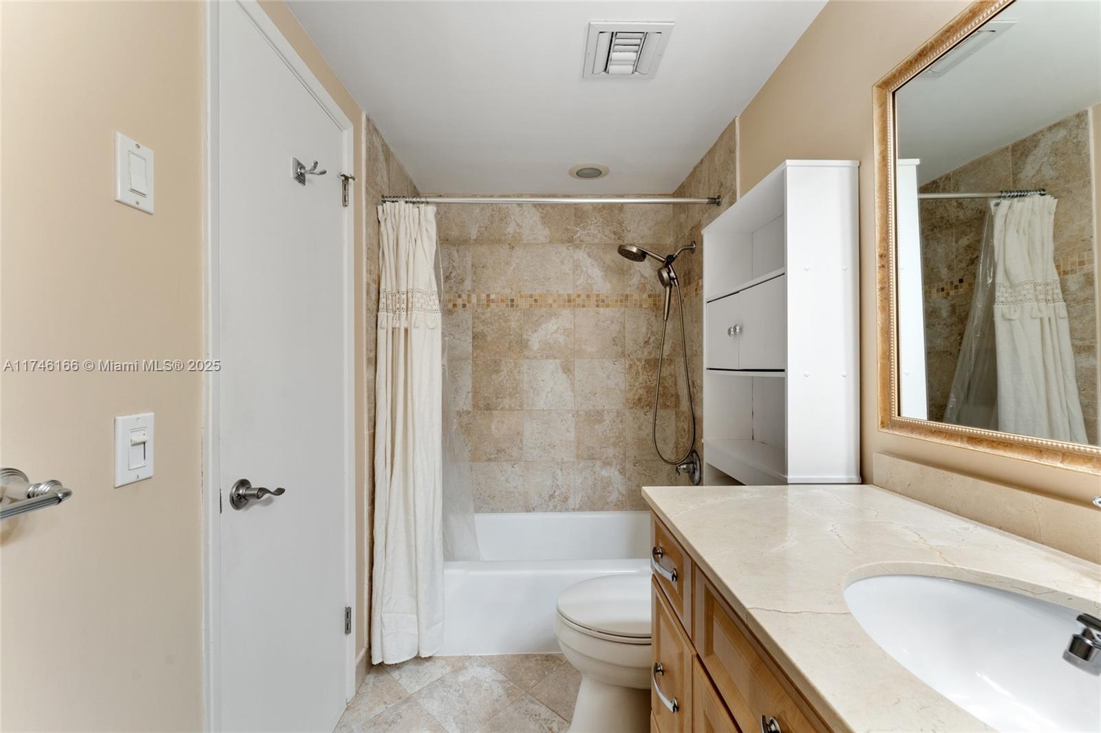 HILLCREST NO 21 CONDO - Residential