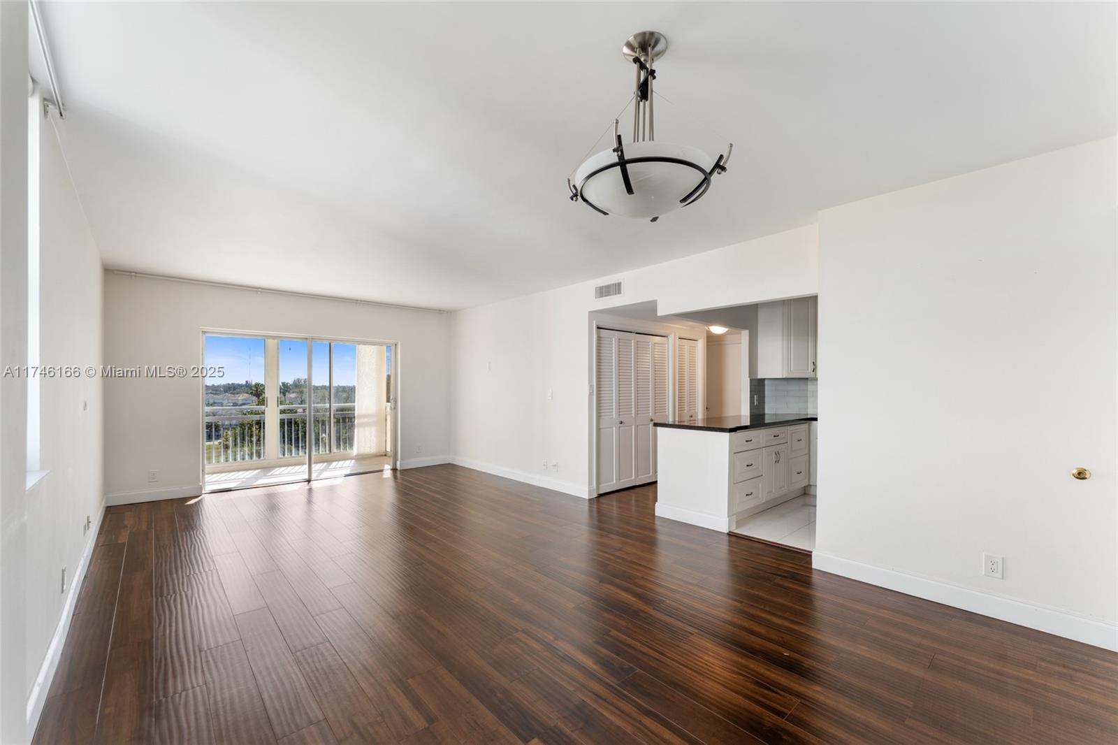 HILLCREST NO 21 CONDO - Residential