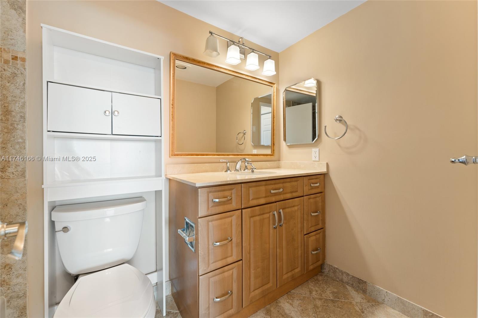 HILLCREST NO 21 CONDO - Residential