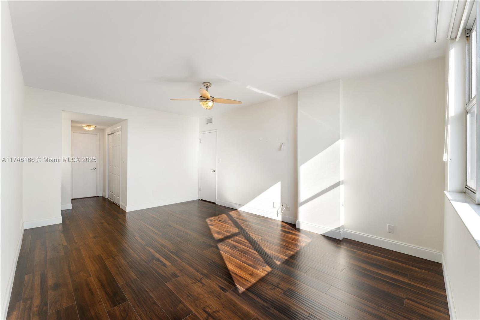 HILLCREST NO 21 CONDO - Residential