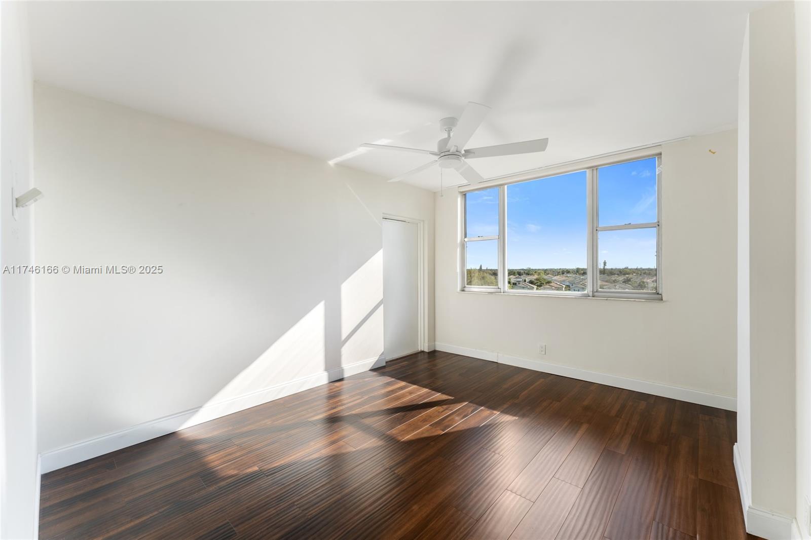 HILLCREST NO 21 CONDO - Residential