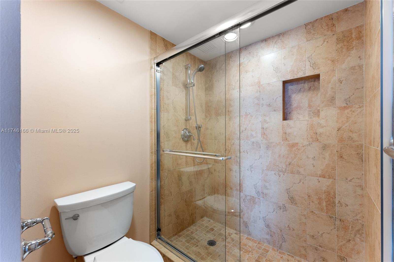 HILLCREST NO 21 CONDO - Residential