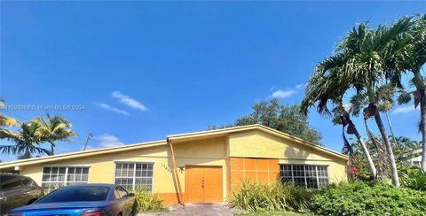 Single Family Residence in North Miami Beach FL 17600 2nd Ct.jpg