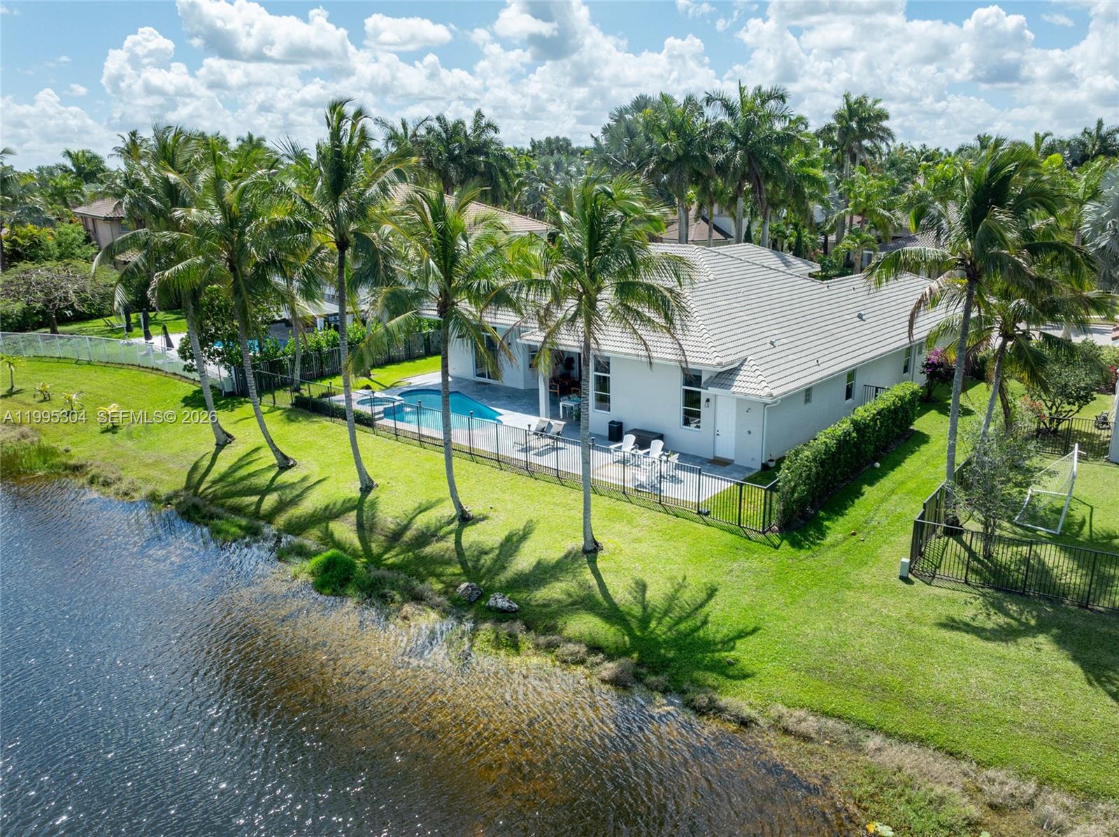 1396 Victoria Isle Dr