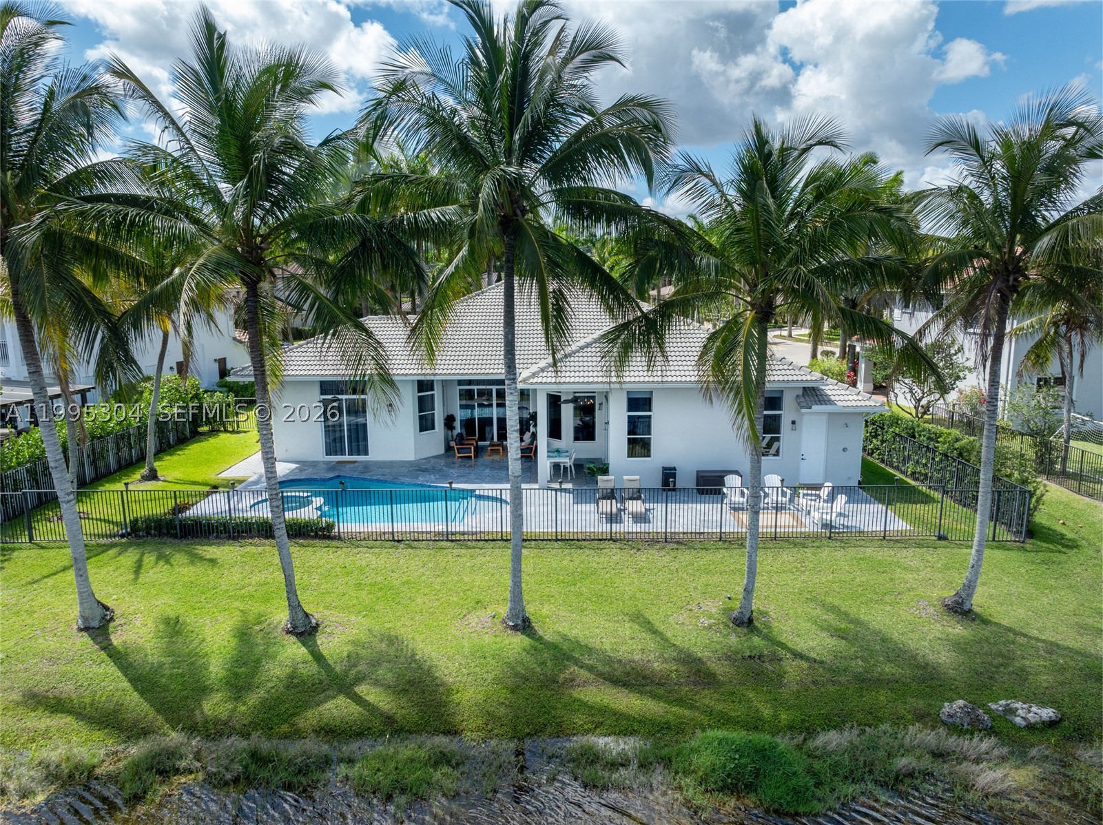 1396 Victoria Isle Dr