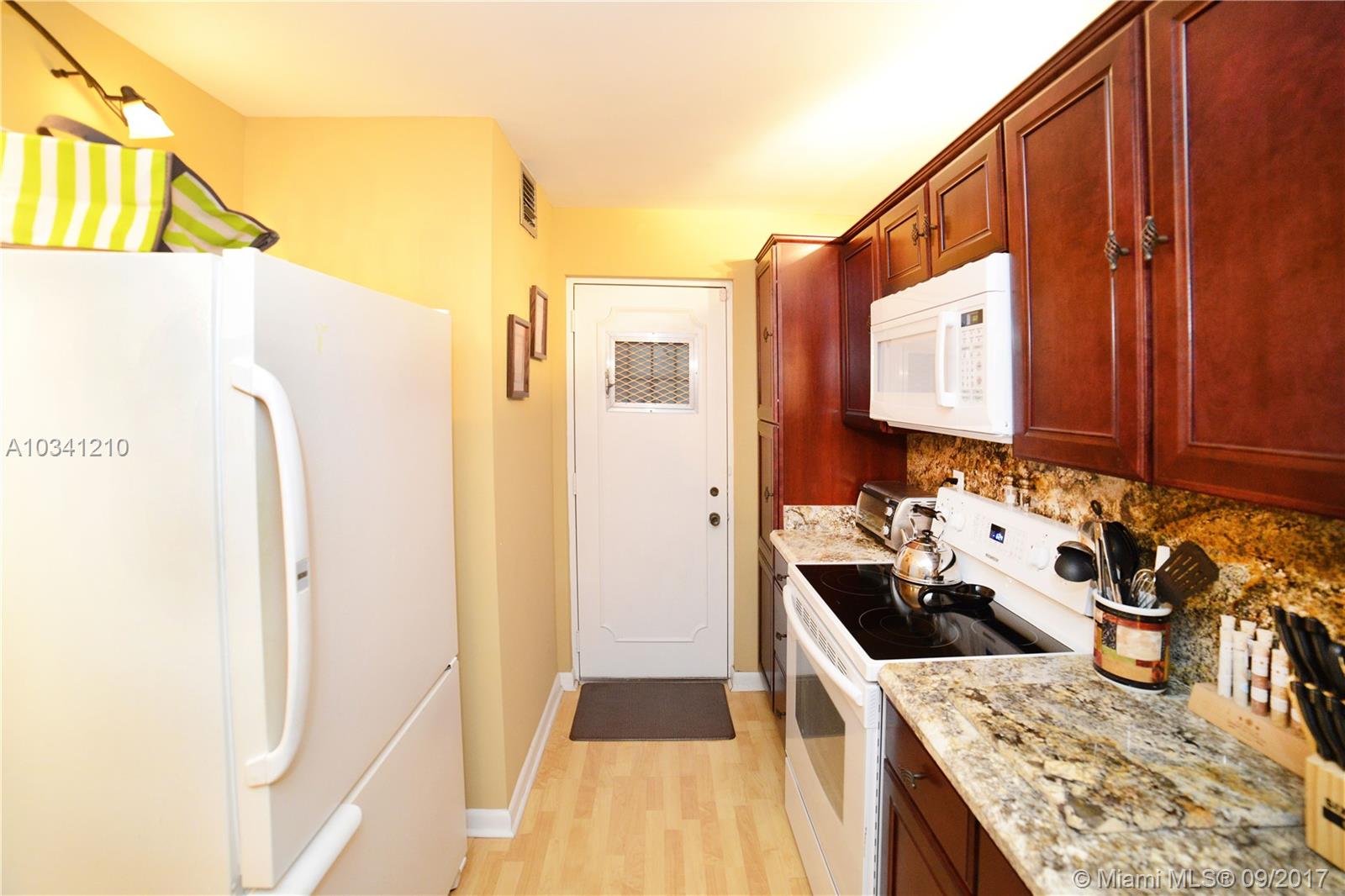 CYPRESS BEND 1-B & 1-C CO - Residential Lease