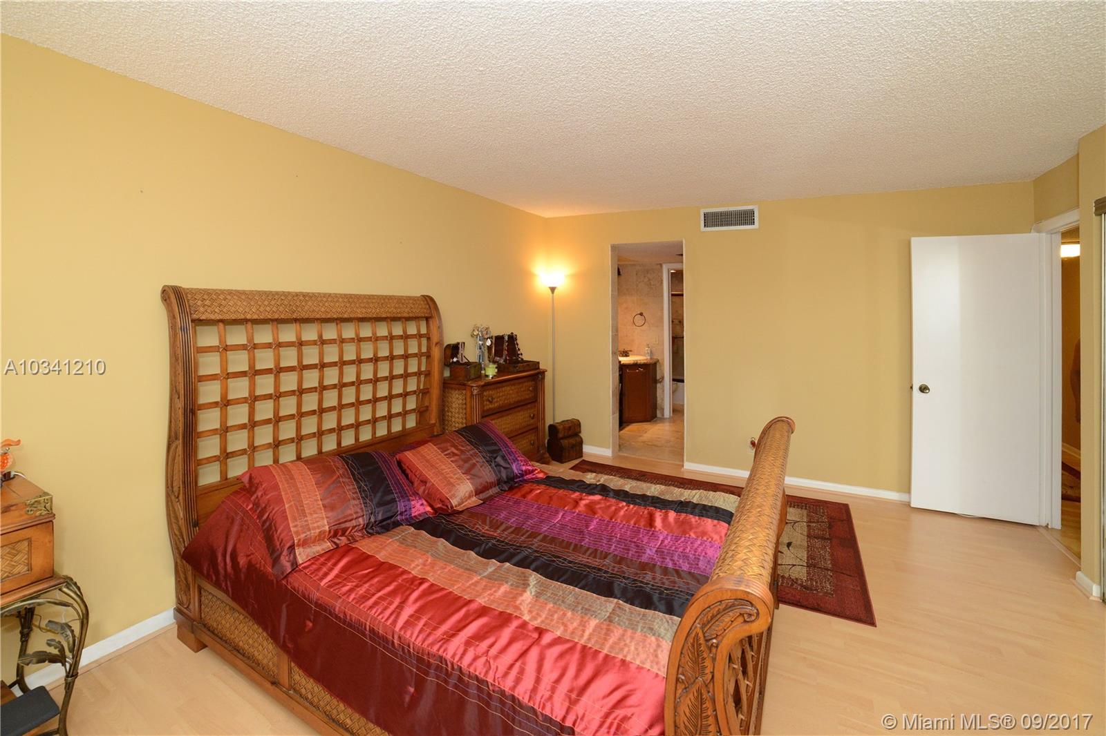 CYPRESS BEND 1-B & 1-C CO - Residential Lease