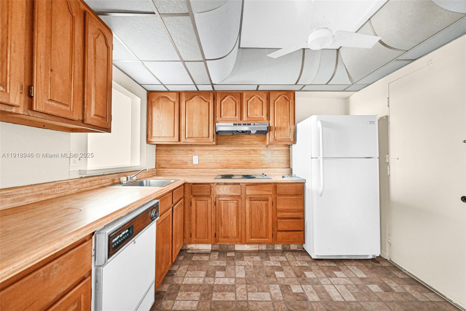 DIXIANA CONDO - Residential