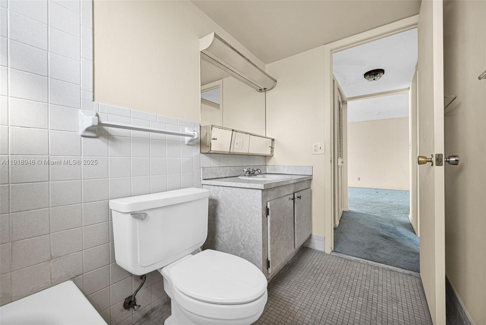 DIXIANA CONDO - Residential