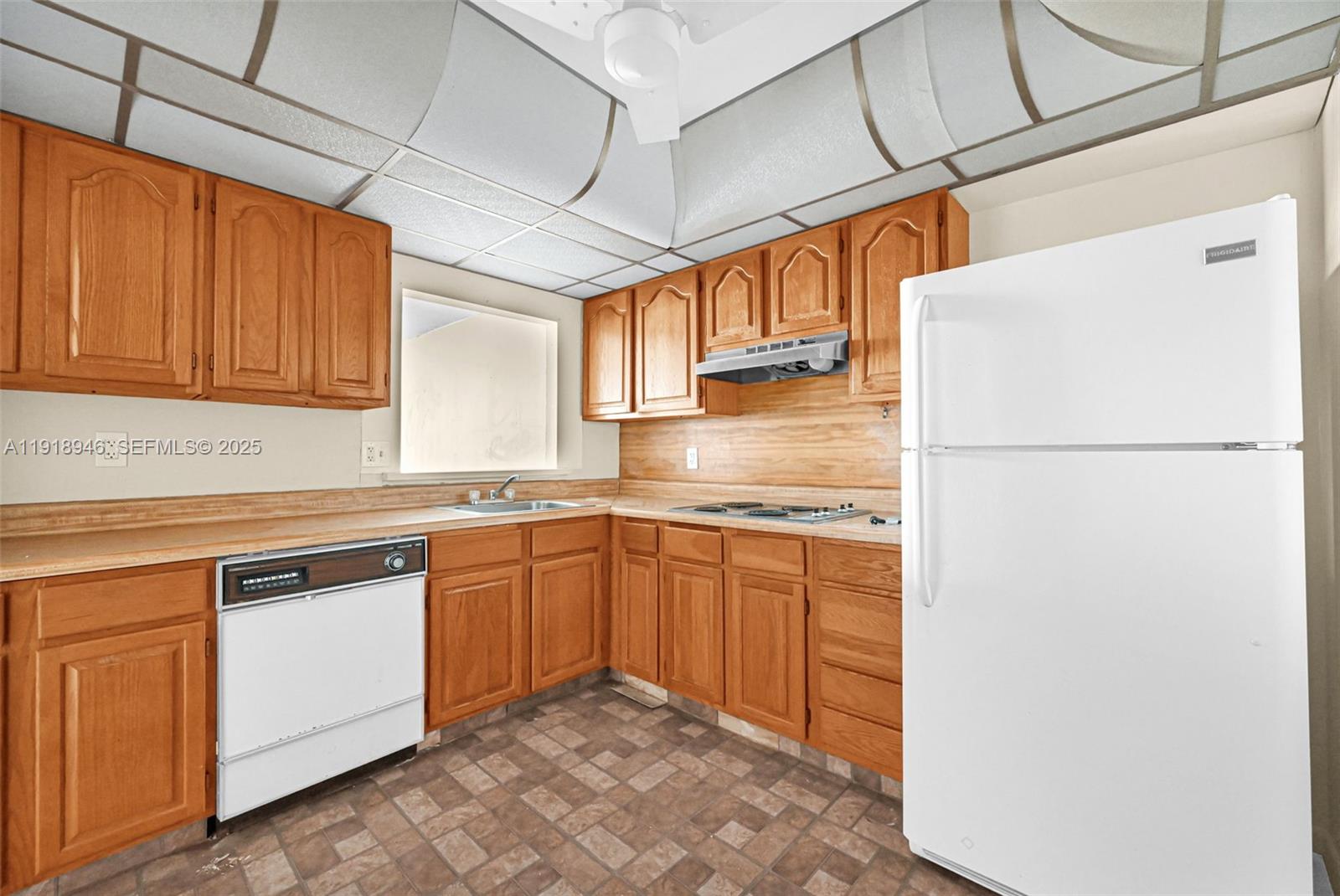 DIXIANA CONDO - Residential