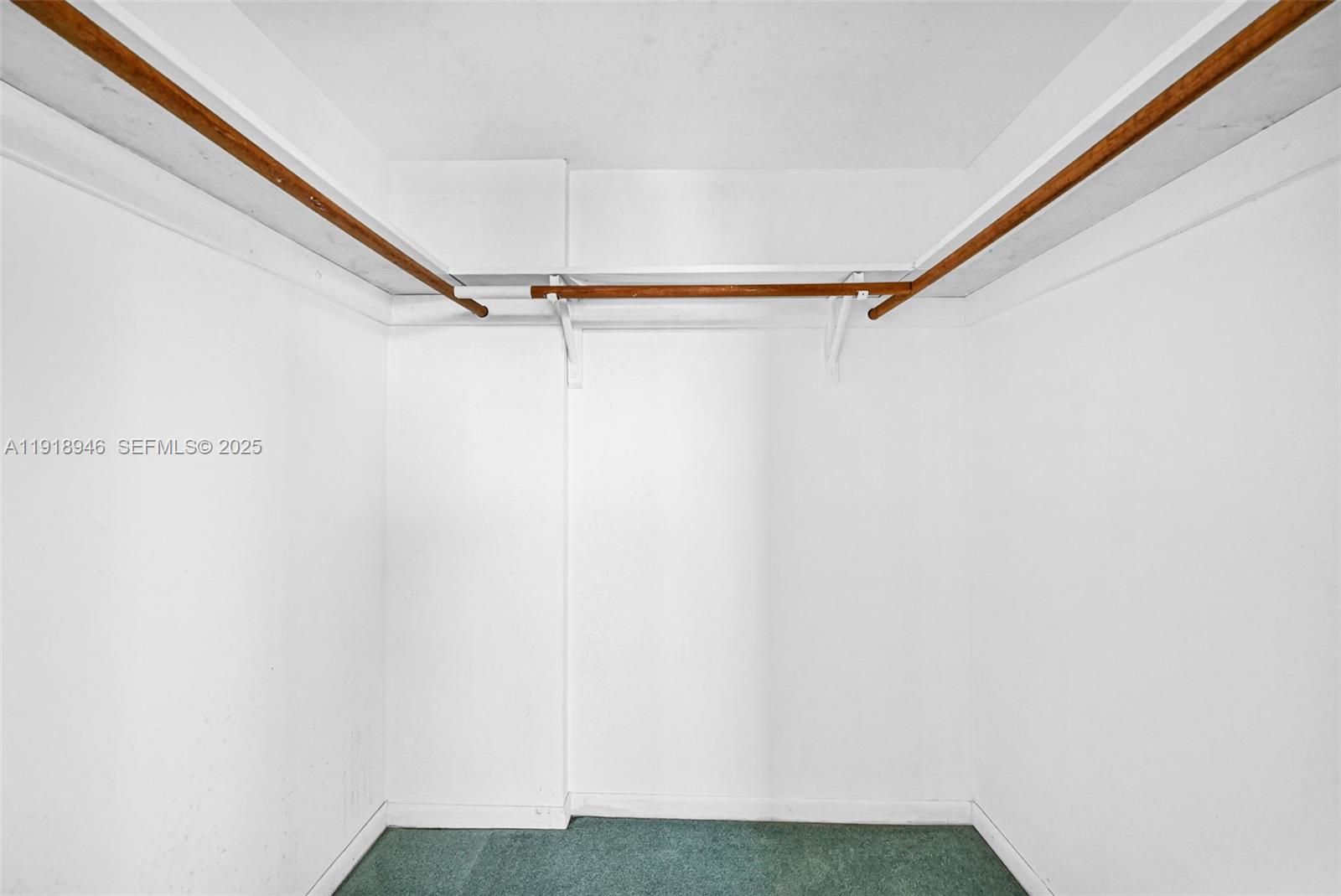 DIXIANA CONDO - Residential