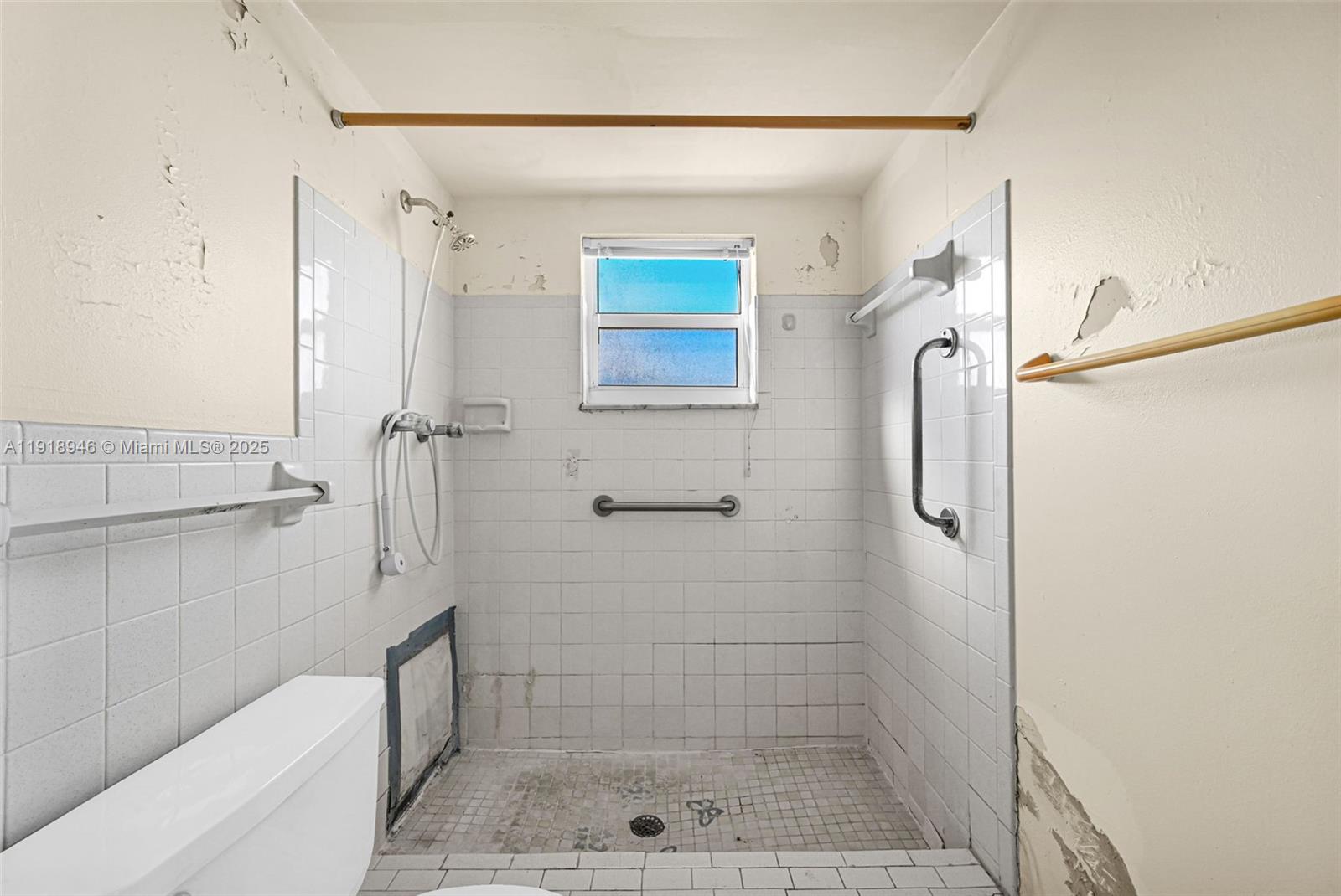 DIXIANA CONDO - Residential