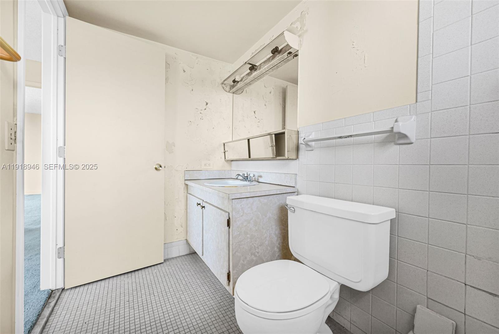 DIXIANA CONDO - Residential