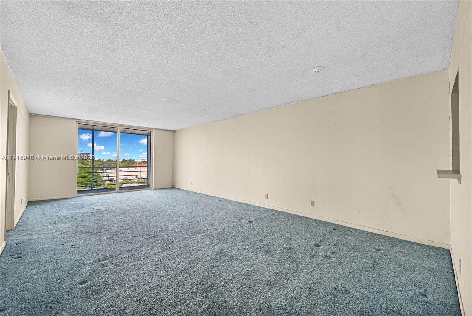 DIXIANA CONDO - Residential