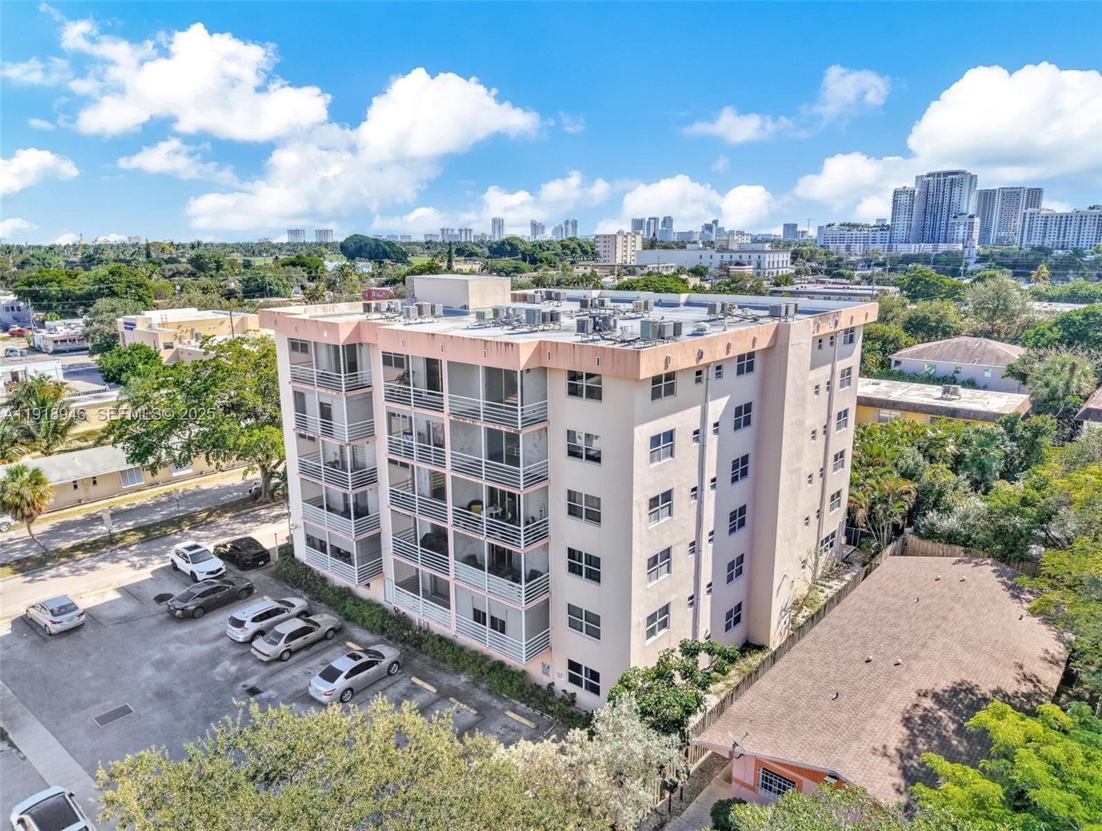 DIXIANA CONDO - Residential