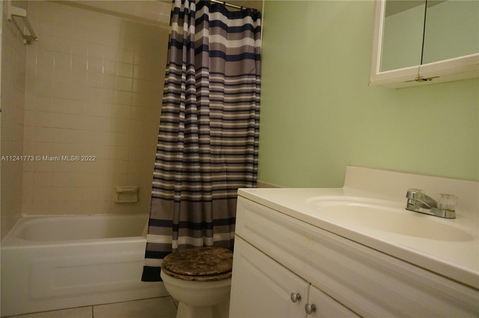 CENTER COURT CONDO APTS - Residential