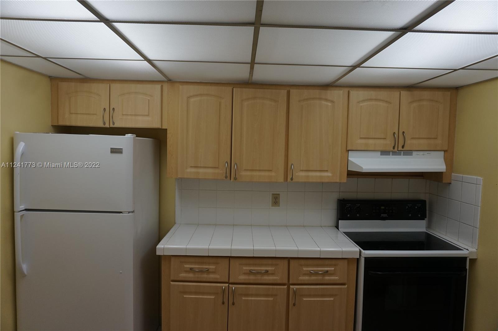 CENTER COURT CONDO APTS - Residential