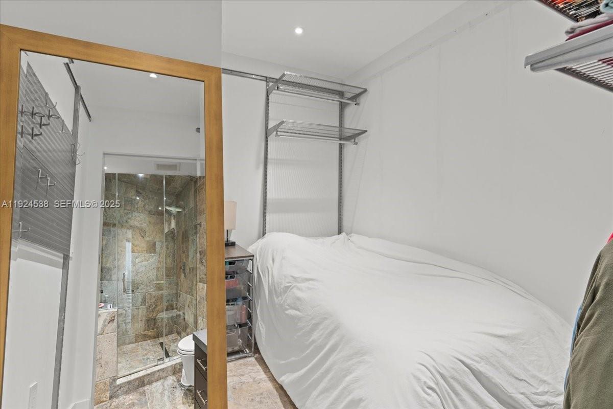 CRICKET CLUB CONDO - Residential