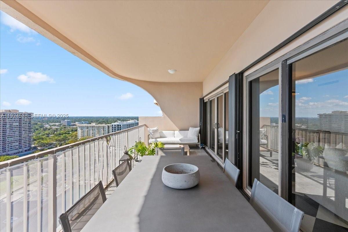 CRICKET CLUB CONDO - Residential