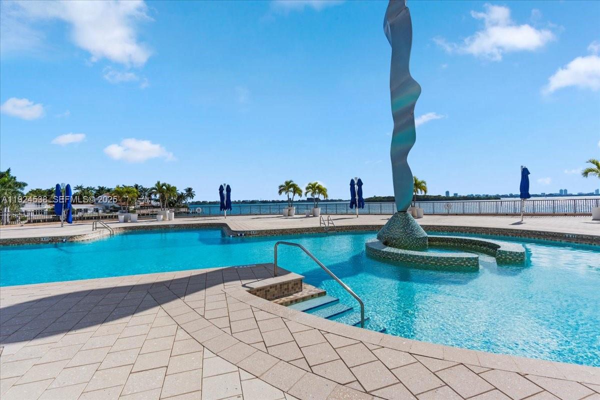 CRICKET CLUB CONDO - Residential