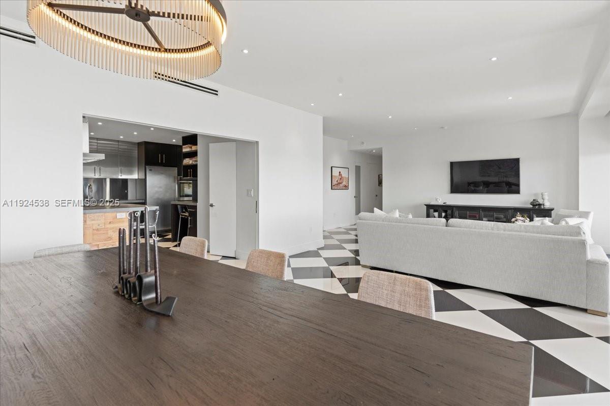 CRICKET CLUB CONDO - Residential