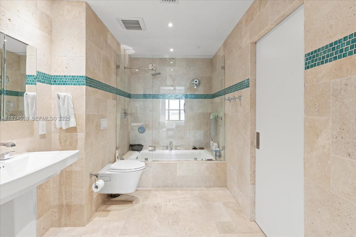 CRICKET CLUB CONDO - Residential