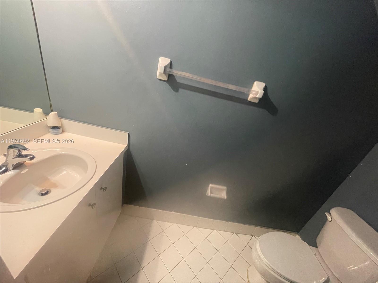 VILLAS AT CARMEL CONDO NO - Residential