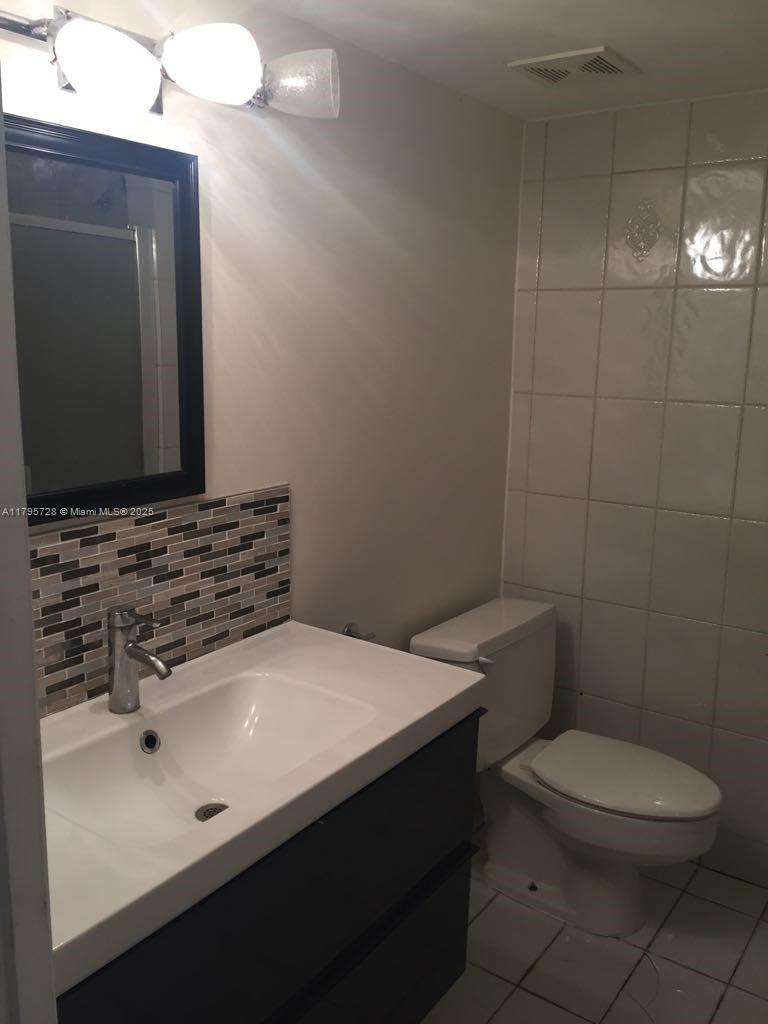 SAILBOAT CAY CONDO - Residential